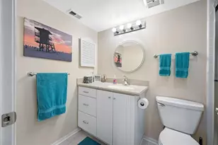 703 Oakview Dr, Bradenton, FL 34210 - Photo 11