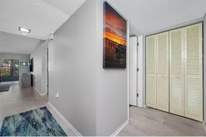 703 Oakview Drive #703, Bradenton, FL 34210 - Photo 7