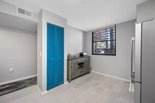 703 Oakview Dr, Bradenton, FL 34210 - Photo 15