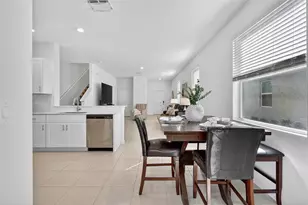 2632 Sunray Venus Wy, Ruskin, FL 33570 - Photo 9