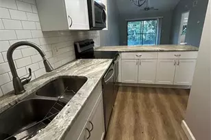 4089 Lake Forest Dr, Sarasota, FL 34233 - Photo 3