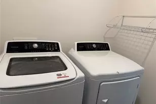 5864 Calla Lilly Dr, Sarasota, FL 34232 - Photo 15