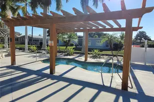 305 Oakwood Blvd E, Sarasota, FL 34237 - Photo 49