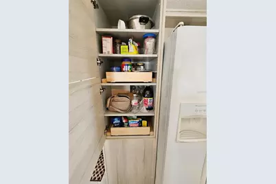 305 Oakwood Boulevard E, Sarasota, FL 34237 - Photo 25