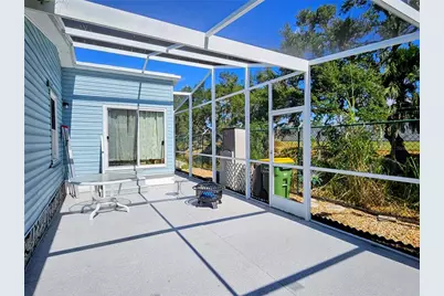 305 Oakwood Boulevard E, Sarasota, FL 34237 - Photo 5