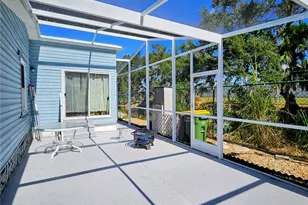 305 Oakwood Blvd E, Sarasota, FL 34237 - Photo 5