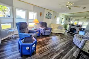 305 Oakwood Blvd E, Sarasota, FL 34237 - Photo 11