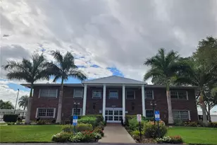 305 Oakwood Blvd E, Sarasota, FL 34237 - Photo 43