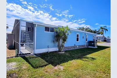 305 Oakwood Boulevard E, Sarasota, FL 34237 - Photo 41