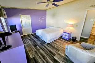 305 Oakwood Blvd E, Sarasota, FL 34237 - Photo 27