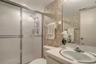 19 Whispering Sands Dr, Sarasota, FL 34242 - Photo 31