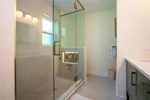 1641 Memory Ln, Sarasota, FL 34231 - Photo 49