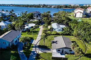 1641 Memory Ln, Sarasota, FL 34231 - Photo 3