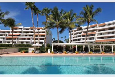 1445 Gulf Of Mexico Drive #305, Longboat Key, FL 34228 - Photo 25