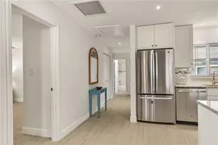 1900 Benjamin Franklin Dr, Sarasota, FL 34236 - Photo 9