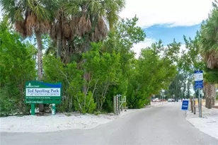 1900 Benjamin Franklin Dr, Sarasota, FL 34236 - Photo 49