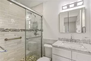 1900 Benjamin Franklin Dr, Sarasota, FL 34236 - Photo 39