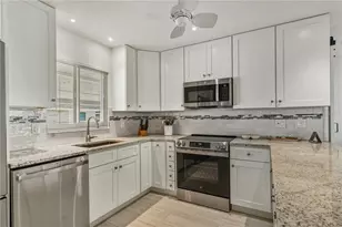 1900 Benjamin Franklin Dr, Sarasota, FL 34236 - Photo 25