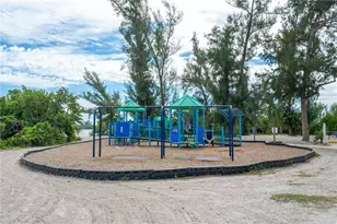 1900 Benjamin Franklin Dr, Sarasota, FL 34236 - Photo 51