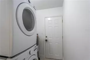 1900 Benjamin Franklin Dr, Sarasota, FL 34236 - Photo 35