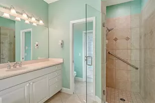 7649 Portstewart Dr, Lakewood Ranch, FL 34202 - Photo 17