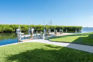 560 Harbor Point Rd, Longboat Key, FL 34228 - Photo 53