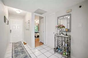 2584 Arboretum Cir, Sarasota, FL 34232 - Photo 7