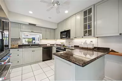 2584 Arboretum Circle #20, Sarasota, FL 34232 - Photo 11