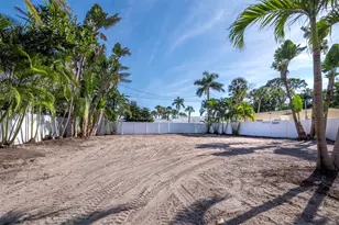 335 N Washington Dr, Sarasota, FL 34236 - Photo 13