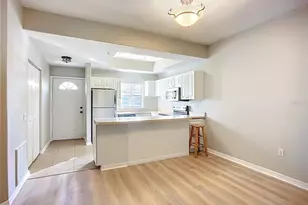 4275 Castlebridge Ln, Sarasota, FL 34238 - Photo 11