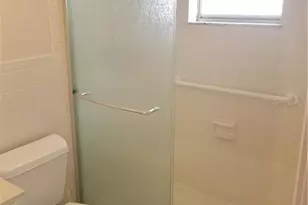 2727 75th St W, Bradenton, FL 34209 - Photo 9