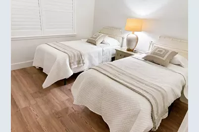 540 Neptune Avenue #7, Longboat Key, FL 34228 - Photo 15