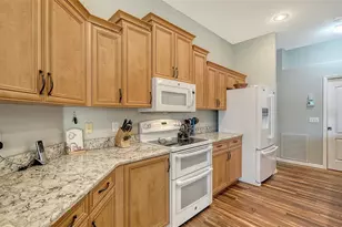 8875 MacGregor Ln, Sarasota, FL 34238 - Photo 17