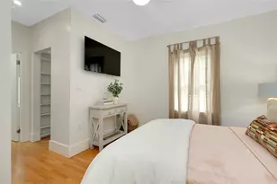 446 Burns Ct, Sarasota, FL 34236 - Photo 15