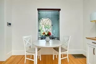 446 Burns Ct, Sarasota, FL 34236 - Photo 7