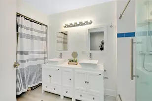 446 Burns Ct, Sarasota, FL 34236 - Photo 23