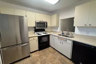 379 Springdale Dr, Bradenton, FL 34210 - Photo 3