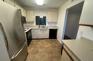 379 Springdale Dr, Bradenton, FL 34210 - Photo 5