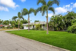 3119 Pinecrest St, Sarasota, FL 34239 - Photo 5