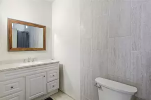 2826 Marlette St, Sarasota, FL 34231 - Photo 17