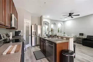 3827 Parkridge Cir, Sarasota, FL 34243 - Photo 15