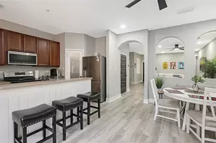 3827 Parkridge Cir, Sarasota, FL 34243 - Photo 11