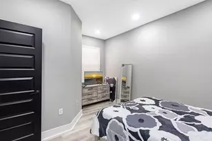 3827 Parkridge Cir, Sarasota, FL 34243 - Photo 29