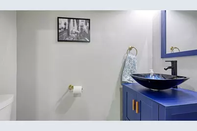 3827 Parkridge Circle #1-102, Sarasota, FL 34243 - Photo 7