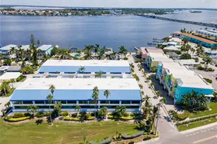1007 Gulf Dr N, Bradenton Beach, FL 34217 - Photo 35