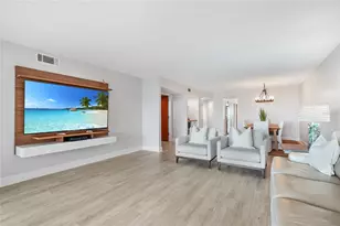 1007 Gulf Dr N, Bradenton Beach, FL 34217 - Photo 17