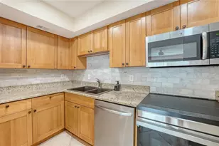 631 N Orange Ave, Sarasota, FL 34236 - Photo 9