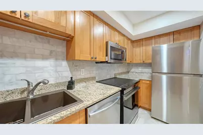 631 N Orange Avenue #208, Sarasota, FL 34236 - Photo 11