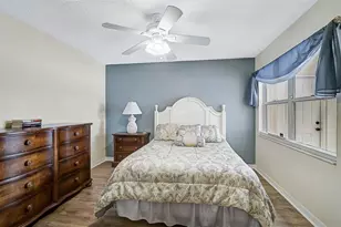 7341 Golf Pointe Cir, Sarasota, FL 34243 - Photo 25