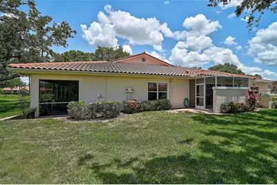 7341 Golf Pointe Circle, Sarasota, FL 34243 - Photo 37